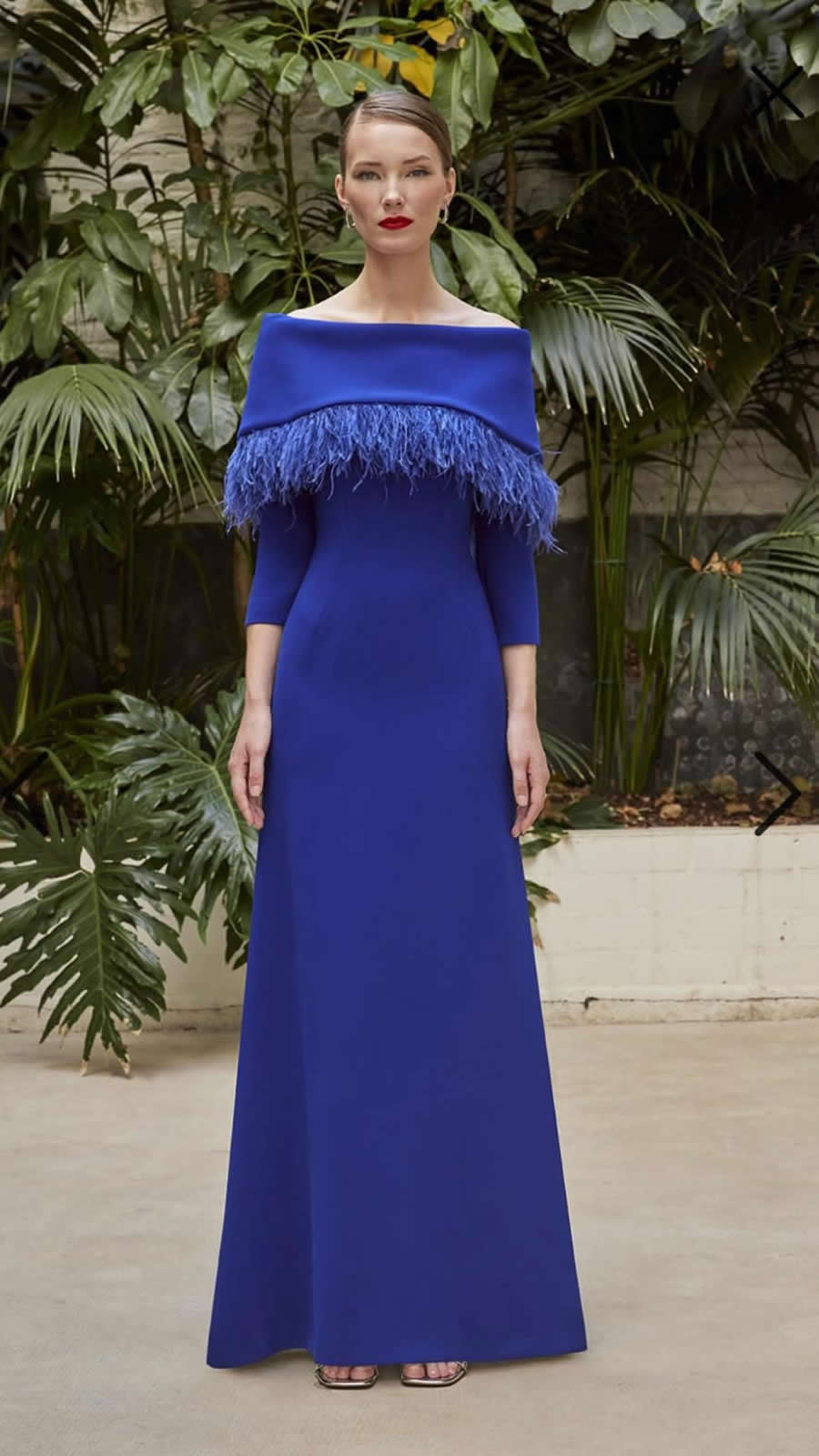 Vestido largo plumas