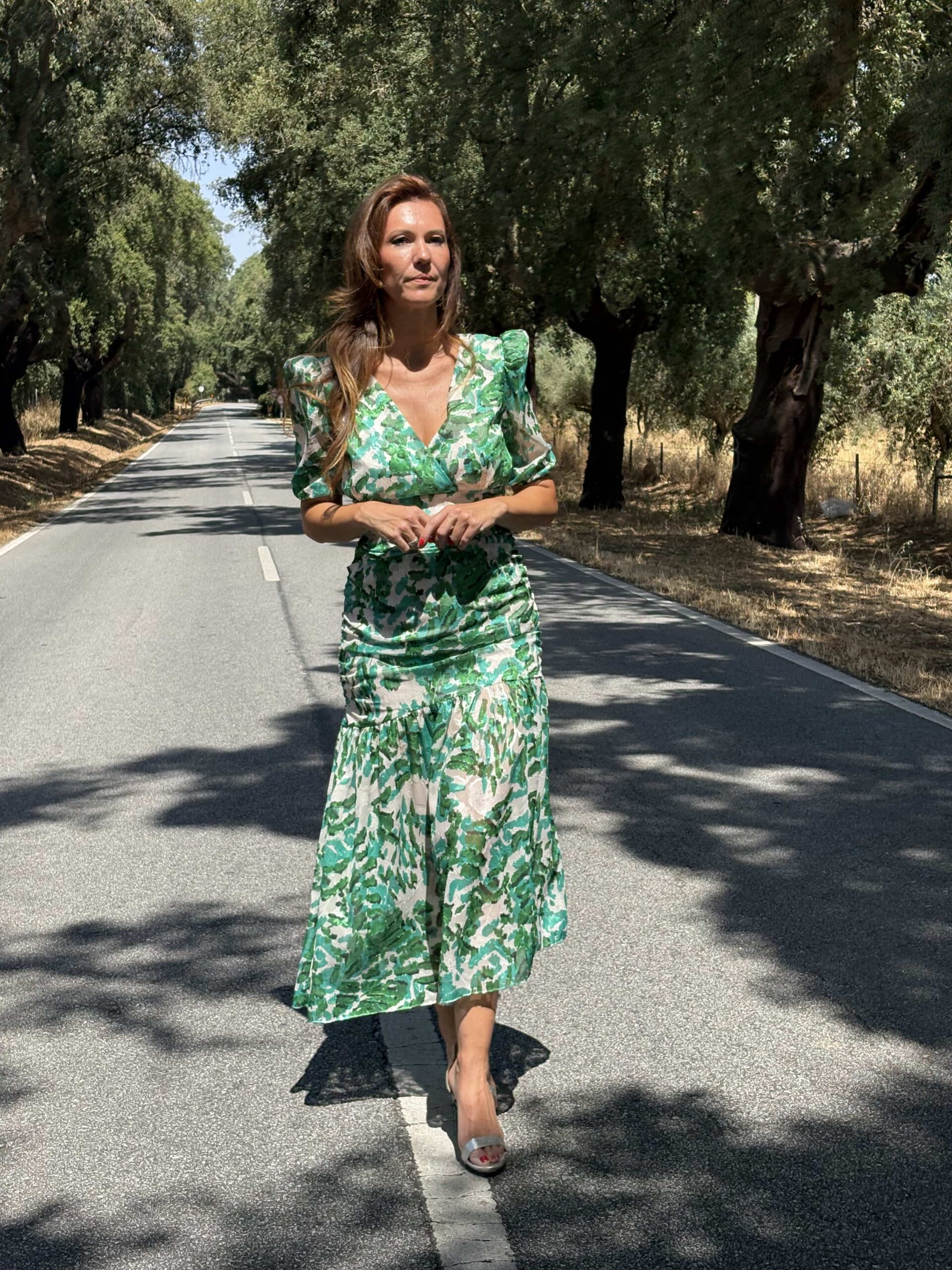 Vestido Verde Hojas Marca Betzzia